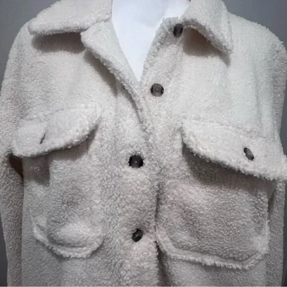 Universal Threads Women's Sherpa jacket size medium in ivory with pockets - Picture 5 of 10